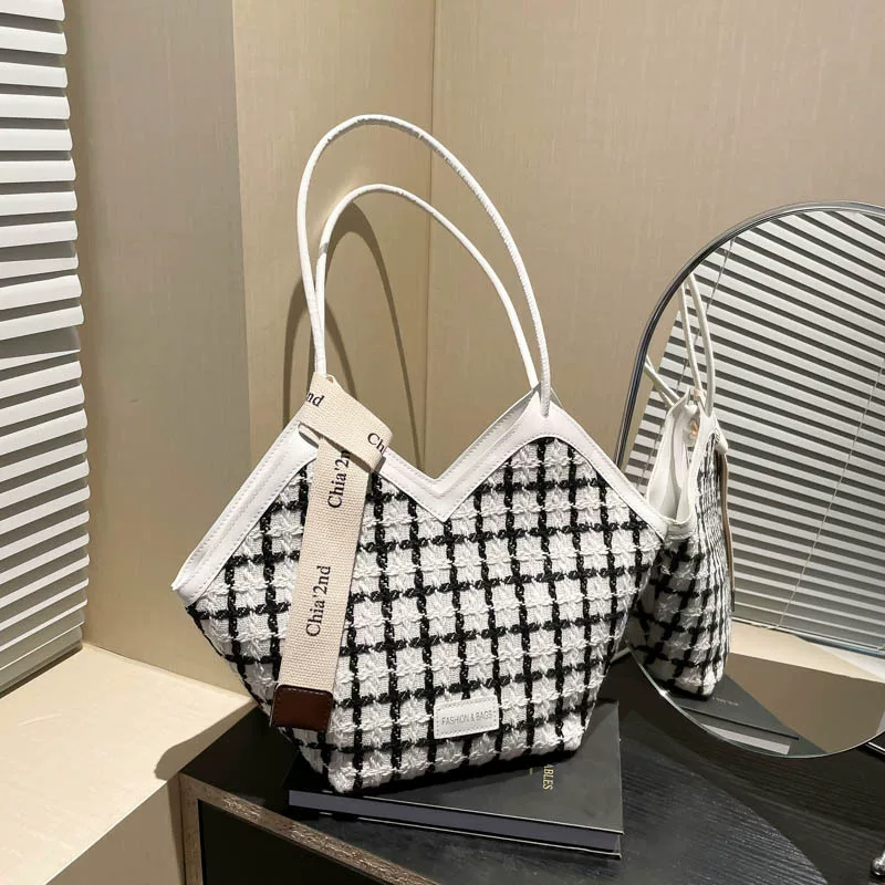 Vintage Capacious Bag
